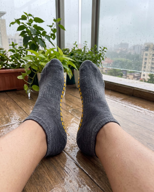 Charcoal Yellow Grip Ankle Socks